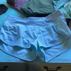 Lululemon Speed Up short size 4, low rise 2.5”